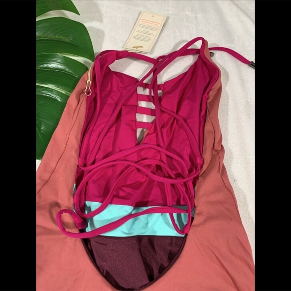 NWT $154‎ Maaji EverGreen Colorblock One-Piece Swimsuit [SZ Medium ] - Picture 11 of 11